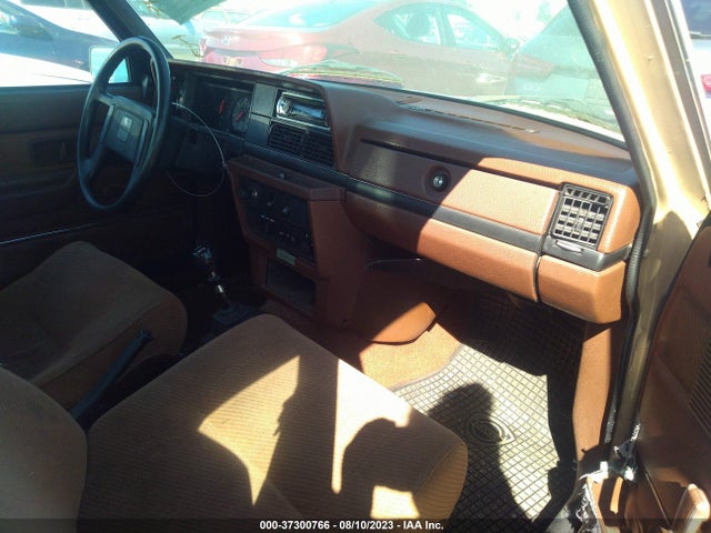1985 VOLVO 244 DL/GL VIN: YV1AX8847F1095532