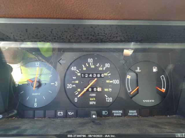 1985 VOLVO 244 DL/GL VIN: YV1AX8847F1095532