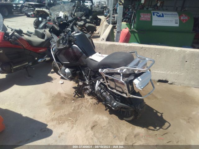 2022 BMW R 1250 WB10M1302N6F31663 Photo 2