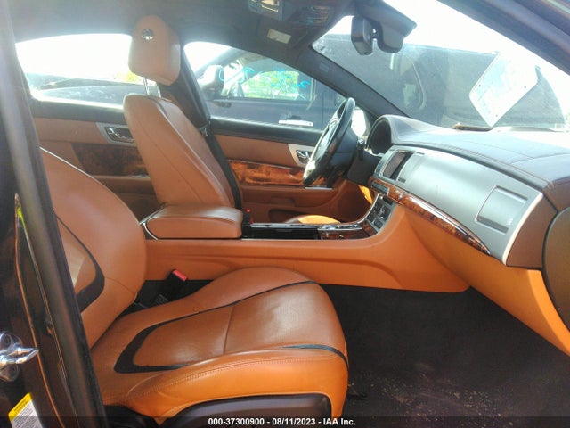 2015 JAGUAR XF SAJWA0F76F8U50002 Photo 4