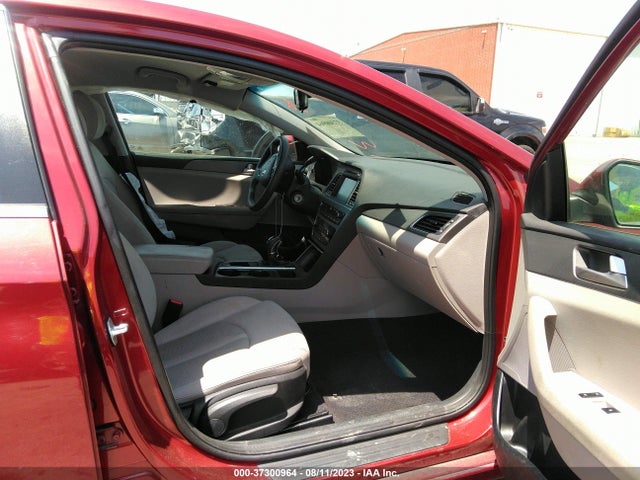 2016 HYUNDAI SONATA 2.4L SE VIN: 5NPE24AF2GH419815