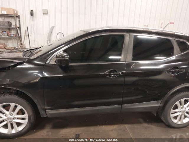 JN1BJ1CP9HW017489 Nissan Rogue Sport Sv