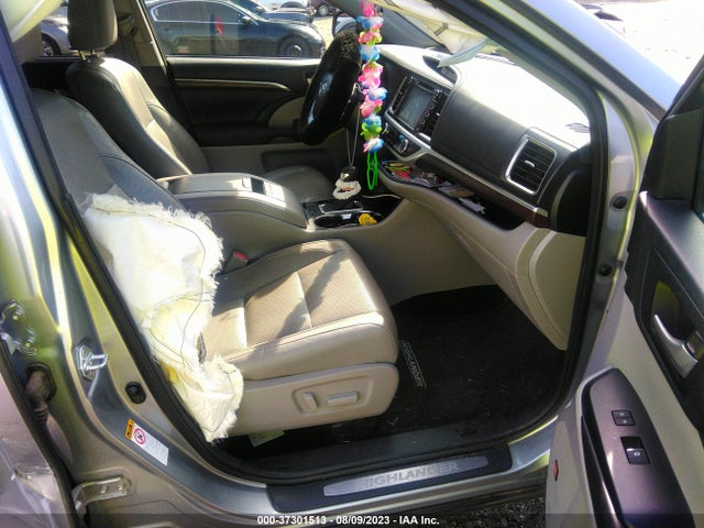Toyota Highlander Limited 2016 5TDYKRFH4GS140963 Image 11