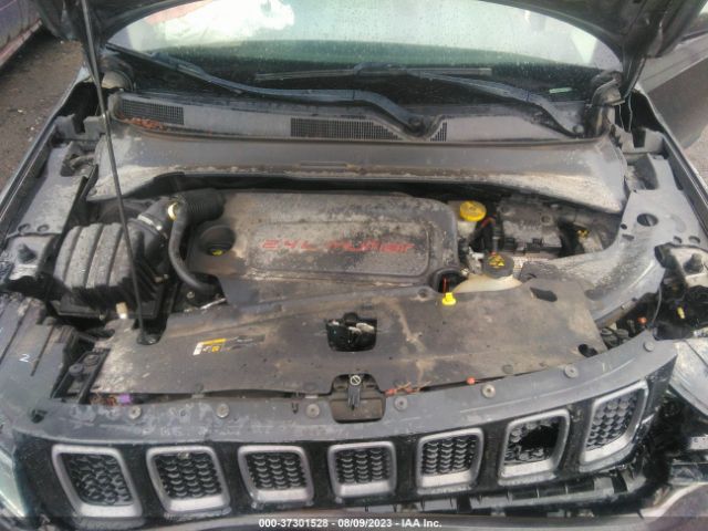 3C4NJDDB8JT451493 Jeep Compass Trailhawk