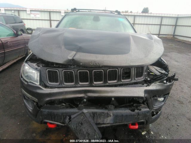 3C4NJDDB8JT451493 Jeep Compass Trailhawk