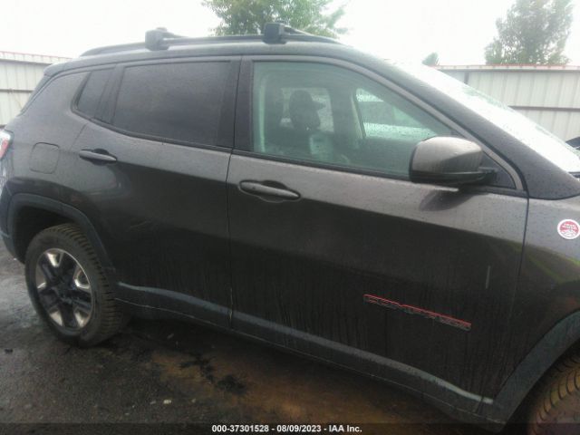 3C4NJDDB8JT451493 Jeep Compass Trailhawk