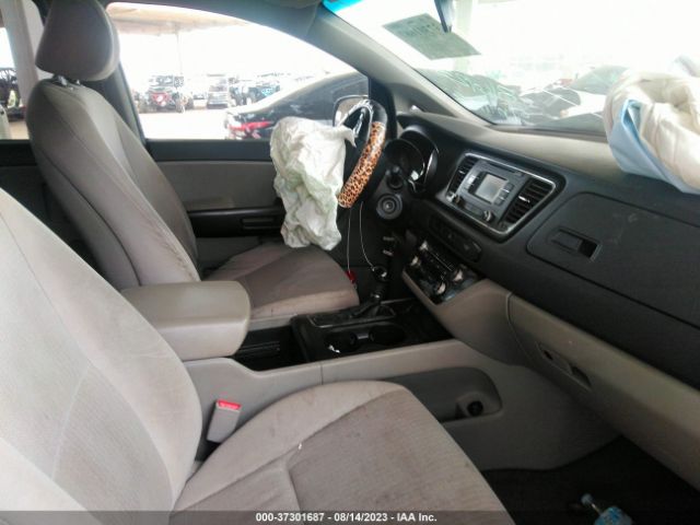 KNDMB5C1XH6232143 KIA SEDONA LX