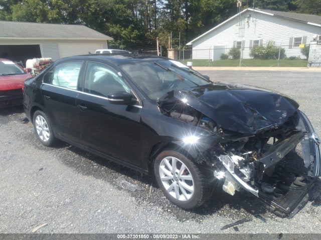2013 VOLKSWAGEN JETTA SEDAN SE W/CONVENIENCE/SUNROOF VIN: 3VWDX7AJ1DM410951