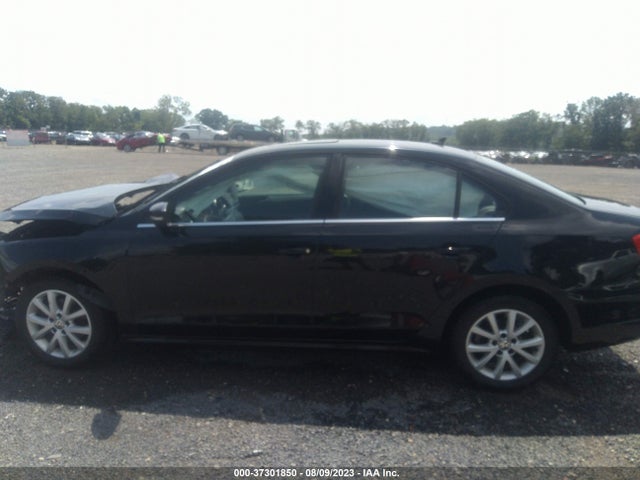 2013 VOLKSWAGEN JETTA SEDAN SE W/CONVENIENCE/SUNROOF VIN: 3VWDX7AJ1DM410951