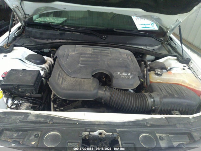 2C3CCAAG8FH830532 Chrysler 300 Limited