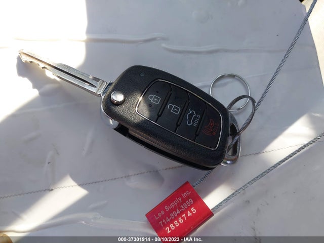 Hyundai ELANTRA SE 2017 5NPD84LF9HH004385 Image 3