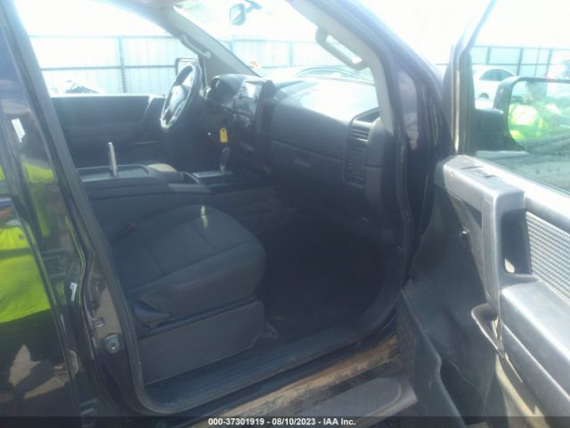 1N6BA0EC9EN509245 Nissan TITAN SV