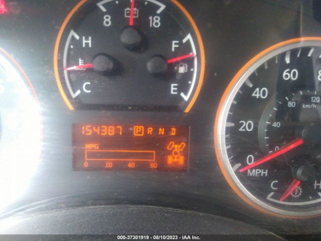 1N6BA0EC9EN509245 Nissan TITAN SV