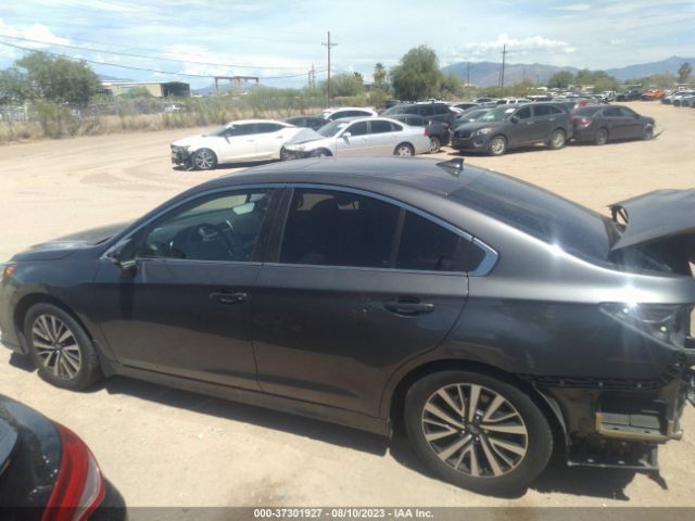 4S3BNAH63J3004228 Subaru Legacy Premium
