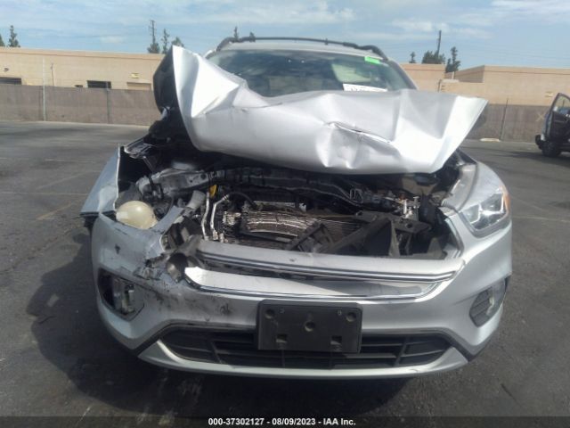 1FMCU0HD9JUD05382 Ford ESCAPE SEL