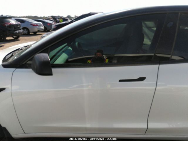 5YJ3E1EA2MF851875 Tesla Model 3 Standard Range Plus