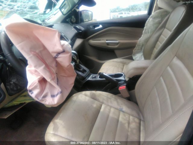 1FMCU0J91GUB03411 Ford Escape Titanium