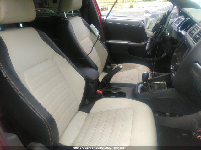 3VWD17AJ5GM304606 Volkswagen Jetta Sedan 1.8t Sport