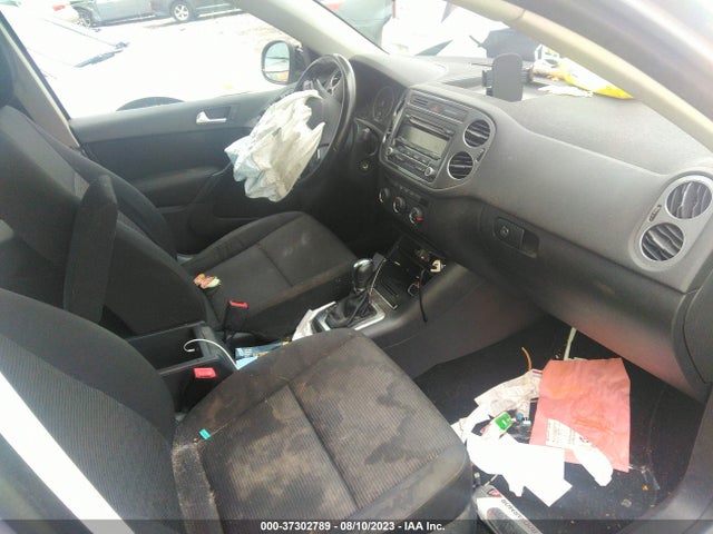 WVGAV3AX7EW556678 Volkswagen TIGUAN S