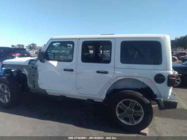 1C4HJXEN8MW697059 Jeep Wrangler Unlimited Sahara