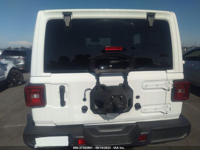 1C4HJXEN8MW697059 Jeep Wrangler Unlimited Sahara