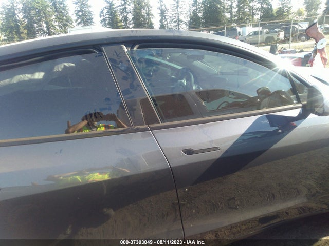 Tesla Model Y Long Range 2023 7SAYGDEE8PF792214 Image 3