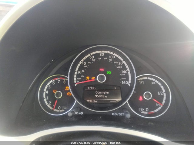 2013 VOLKSWAGEN BEETLE COUPE 2.5L W/SUN/SOUND/NAV VIN: 3VWJP7AT4DM630363