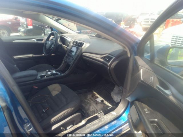 3FA6P0HD7HR246820 Ford FUSION SE