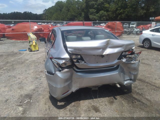 19XFB2F51EE051749 Honda Civic Sedan Lx