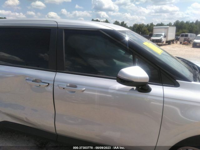 KNDNB4H36P6242451 KIA Carnival Lx
