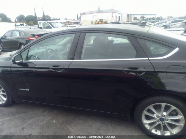 3FA6P0LU2KR180093 Ford Fusion Hybrid Se