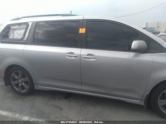 Toyota SIENNA SE 2017 5TDXZ3DC1HS874215 Image 13