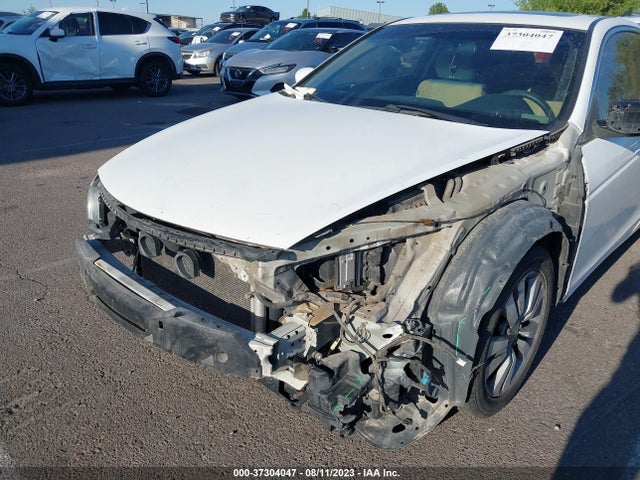 2010 HONDA ACCORD 2.4 EX VIN: 1HGCS1B72AA004152