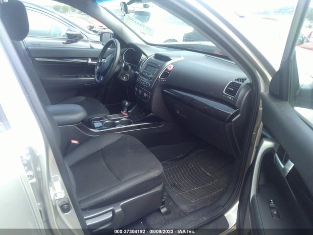 2014 KIA SORENTO LX VIN: 5XYKT3A65EG488058