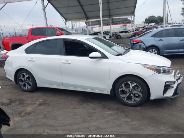 3KPF24ADXME374979 KIA Forte Lxs