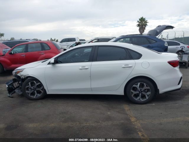 3KPF24ADXME374979 KIA Forte Lxs