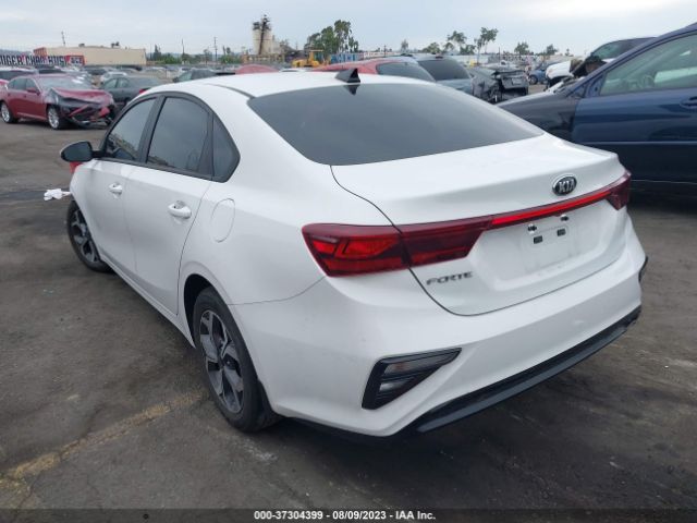 3KPF24ADXME374979 KIA Forte Lxs