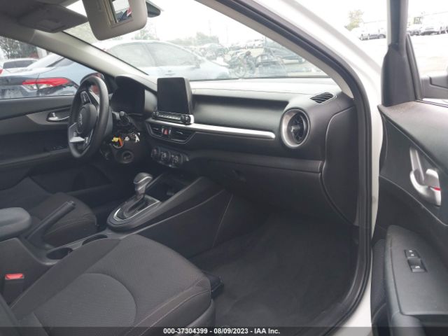 3KPF24ADXME374979 KIA Forte Lxs