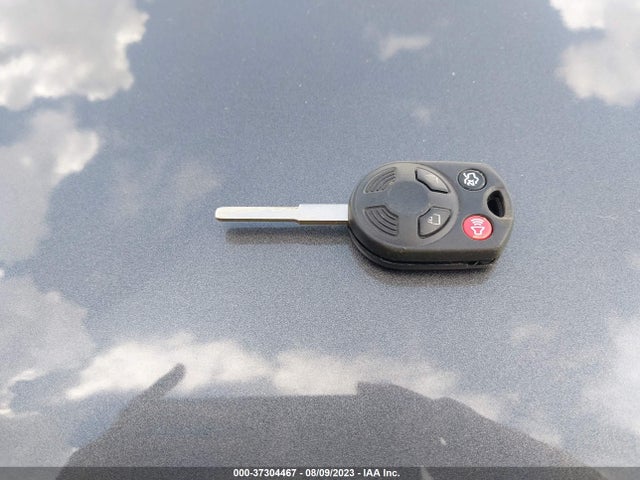 2018 FORD FOCUS SE VIN: 1FADP3FE8JL308105