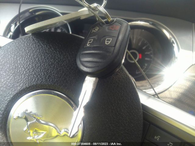 1ZVBP8EM7E5330661 Ford Mustang V6