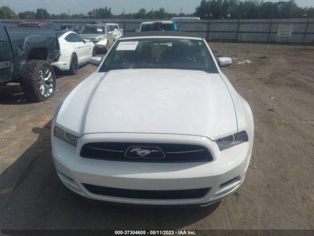 1ZVBP8EM7E5330661 Ford Mustang V6