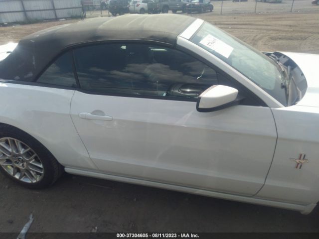 1ZVBP8EM7E5330661 Ford Mustang V6