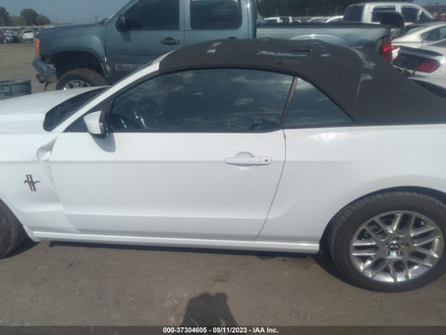 1ZVBP8EM7E5330661 Ford Mustang V6