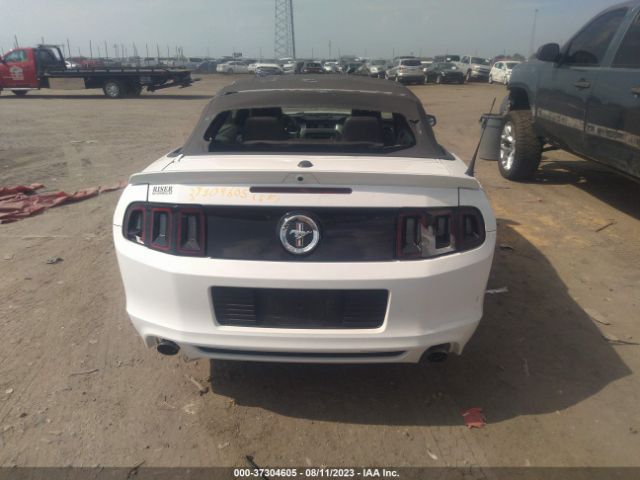 1ZVBP8EM7E5330661 Ford Mustang V6