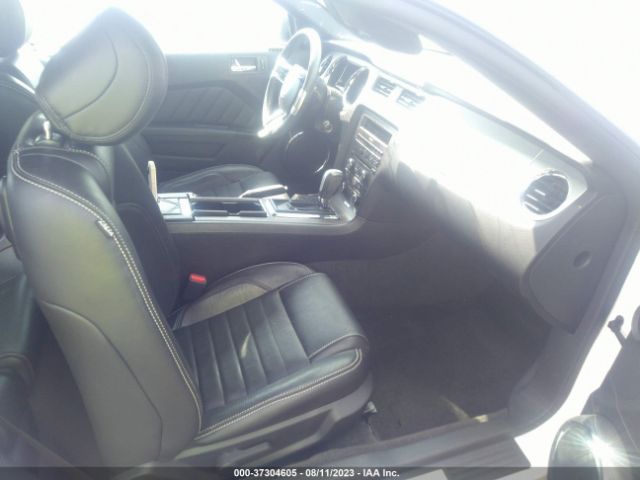 1ZVBP8EM7E5330661 Ford Mustang V6