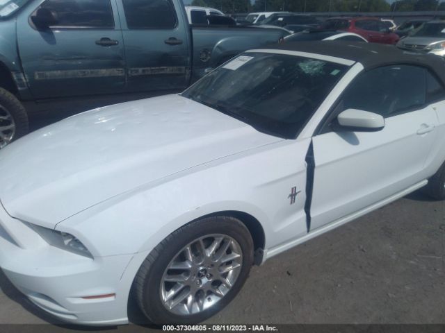 1ZVBP8EM7E5330661 Ford Mustang V6