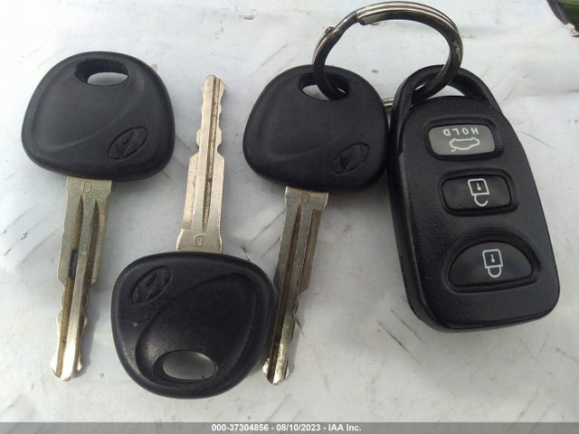 2009 HYUNDAI ELANTRA GLS VIN: KMHDU46DX9U727171