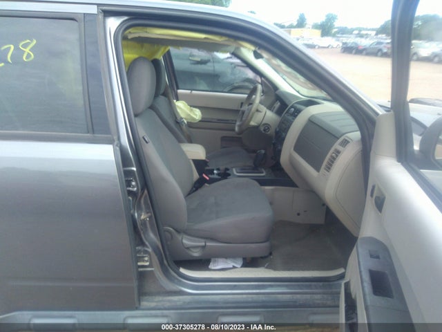 2009 FORD ESCAPE XLS VIN: 1FMCU02739KC80375