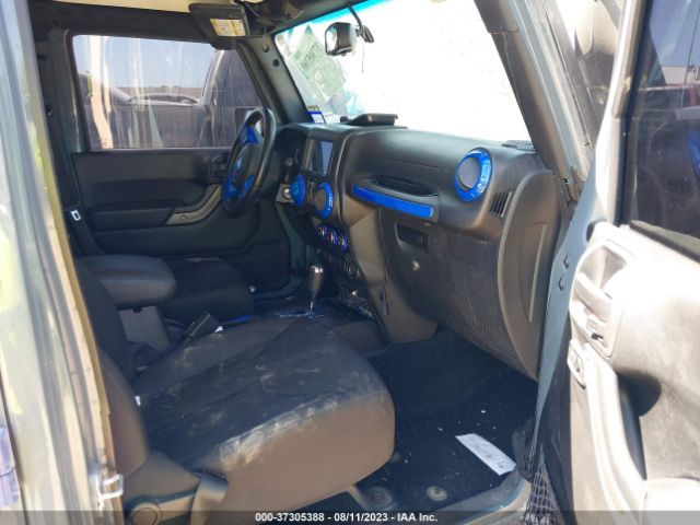 1C4BJWDG2FL550551 Jeep Wrangler Unlimited Sport