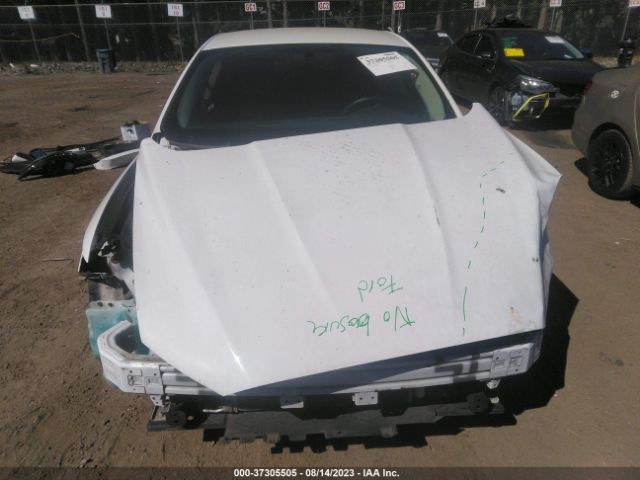 3FA6P0H70JR240275 Ford FUSION SE